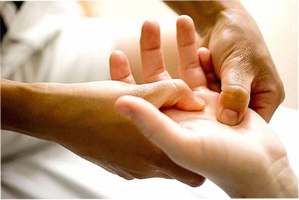 Therapeutic massage will help relieve pain in the finger joints